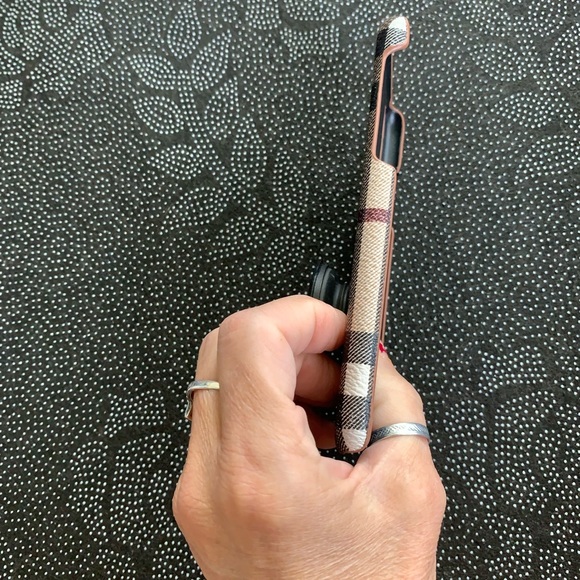 iPhone XR case - Picture 3 of 5